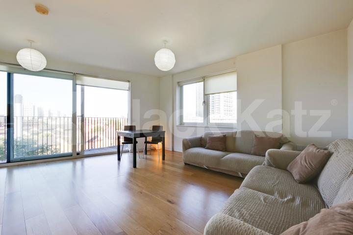 Offering 60 Sq.Mts of living & entraining space, concierge service & inclusive   South Central East, Steedman Street, Elephant and Castle